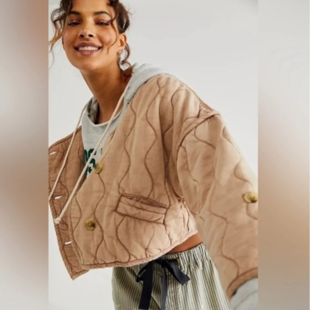 FREE PEOPLE Gwynnie Quilted Cropped Jacket In Champagne Diamonds NWOT Medium